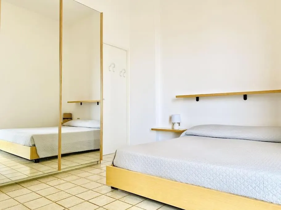 I Bagni 36 - Piazza Marconi Fronte Mare Con Piscina - Immobil Relax Apartment Lido di Jesolo