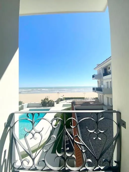 I Bagni 36 - Piazza Marconi Fronte Mare Con Piscina - Immobil Relax Apartment Lido di Jesolo